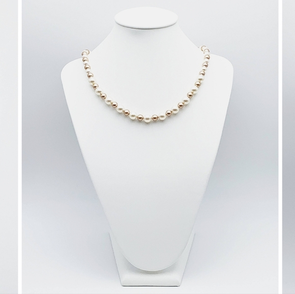 Necklace in Pearlescent Crystal Beads,Golden Ecru Cream. - Picture 2 of 5